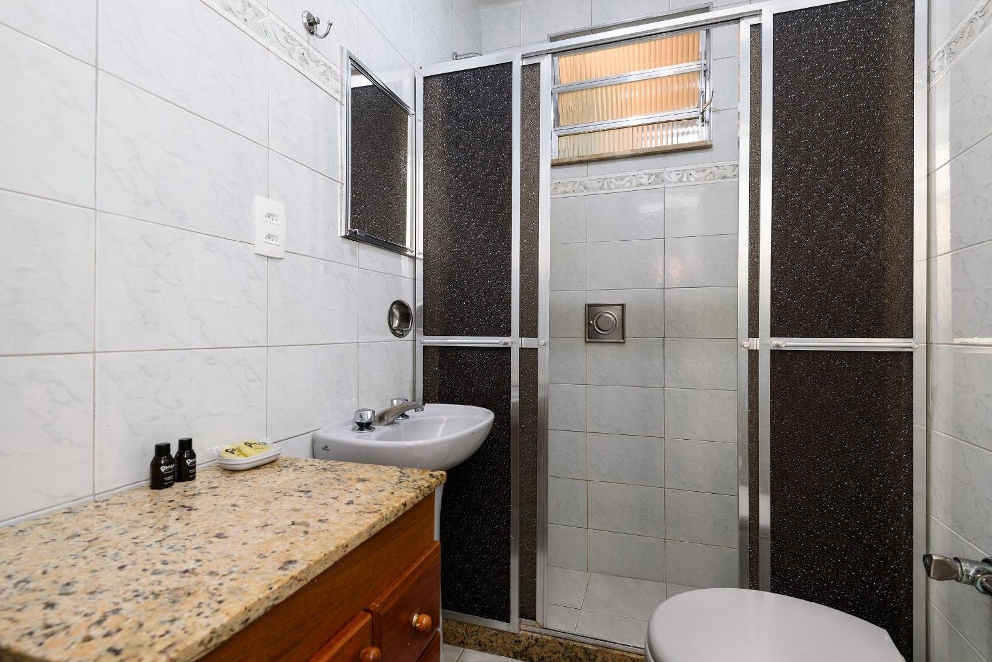 2qtos Em Copacabana A 170m Da | Fs 42/505 *